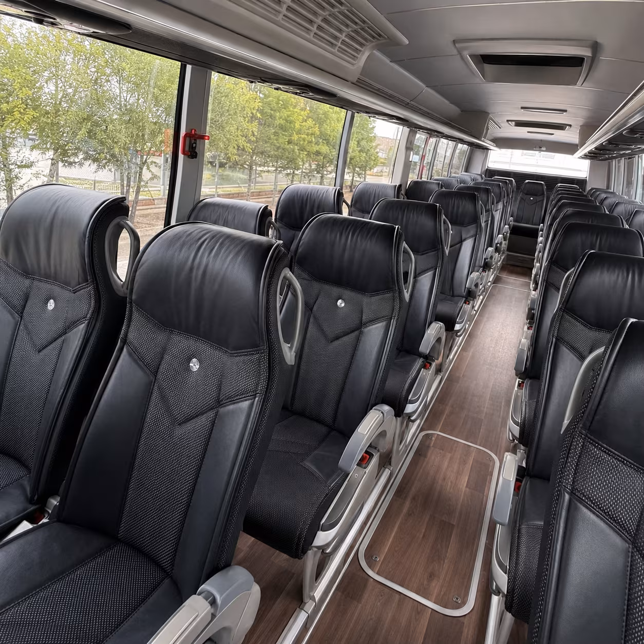 charter buses to arrowhead stadium for chiefs and royals games